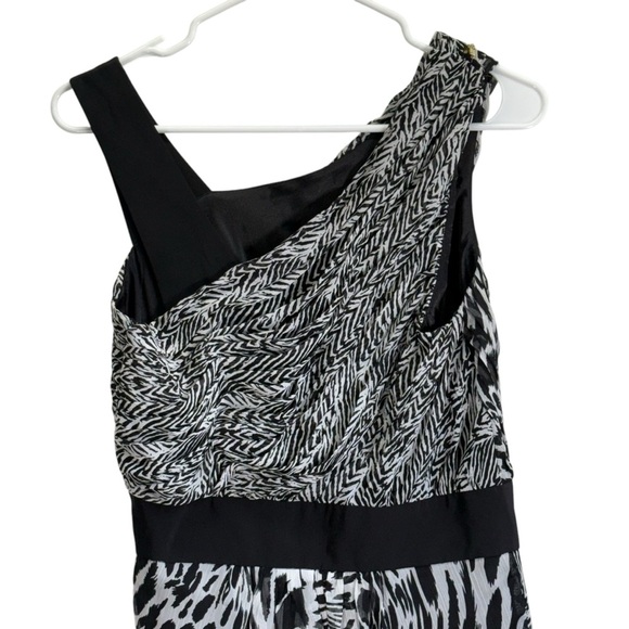 Allen B Schwartz Asymmetrical Black and White Dress. Size 6 - Picture 10 of 16